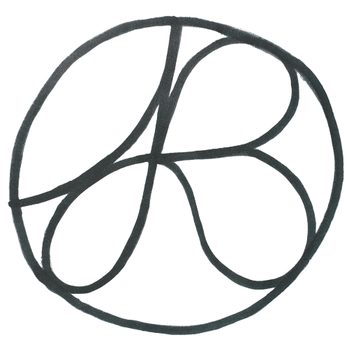 Du siehst ein Siegel aus 3 Blütenblättern umrandt von einem Kreis.